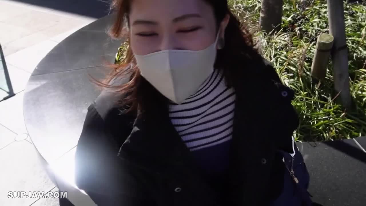 [FC2] 27歲人妻明日香，在午休時間與約炮對象在辦公室做愛，無套中出塞滿淫蕩騷穴 FC2-PPV-3575026