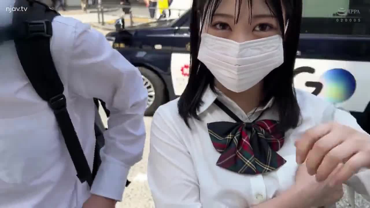 SIMM-842 与爱人一起去东京，以顺从身份出道的巨乳美少女！一个女学生因为男友的性行为而生气并大声射出阴道精液！ [明里 (18)] - あかり