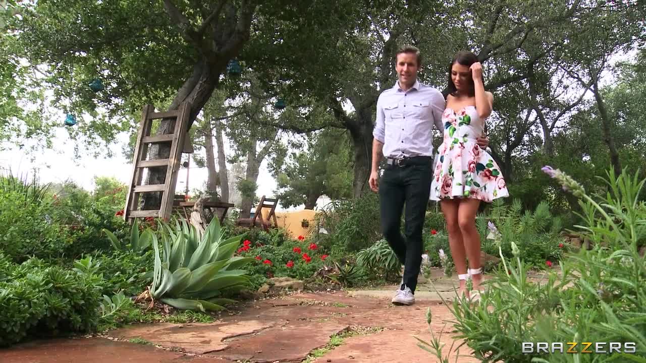 [歐美] 初次見到男友父母的短髮辣妹，想進門當他們家媳婦原來還要先和未來公婆來場3P考驗～