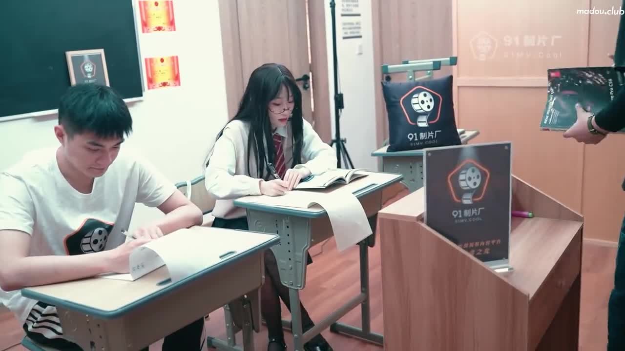 CUS-598 优等生的桃色交易  无套3p轮操班花 前后夹击暴插骚穴