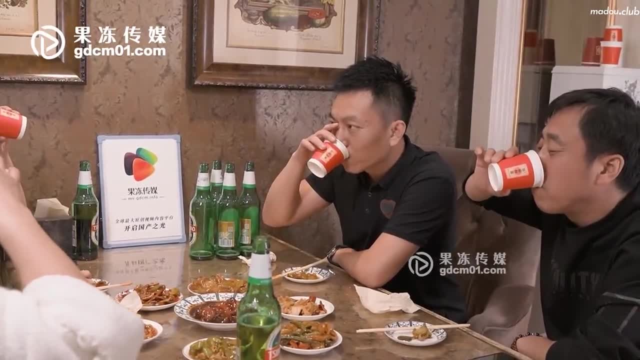 CUS-689 新人的肉体奉献  职场醉酒后色诱领导内射小穴